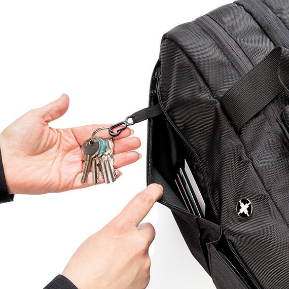 Sac de sport publicitaire avec ouverture type valise Swiss Peak RFID