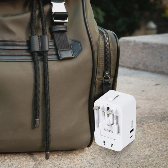 Adaptateur publicitaire universel de voyage avec sorties usb-c et usb-a